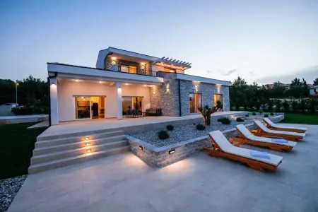 Vila Ena, Villa à Pridraga avec piscine près de la mer - Photo 19