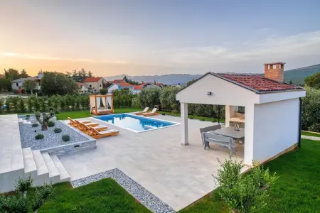 Vila Ena, Villa à Pridraga avec piscine près de la mer - Photo 32