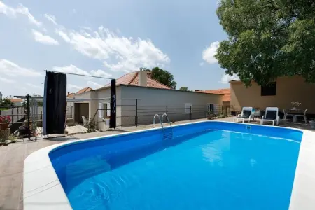 Drnis Dream, Maison à Drniš avec Piscine et Etnoland - Photo 9