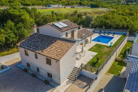 Villa moderne à Sveti Lovrec Labinsk avec piscine - Photo 1