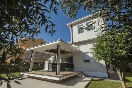 Sabai, Villa en bord de mer à Zadar avec piscine - Photo 13