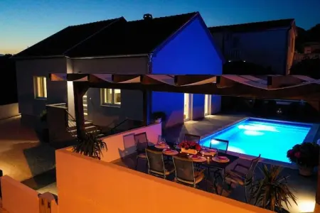 Ivona, Maison à Maslenica avec Vue sur Mer - Photo 4