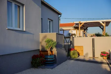 Ivona, Maison à Maslenica avec Vue sur Mer - Photo 26