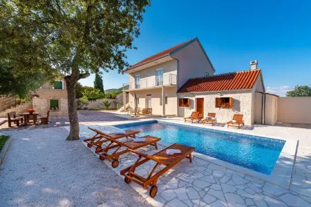 Holiday house Zara, Retraite en villa avec piscine en Dalmatie - Photo 7