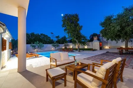 Holiday house Zara, Retraite en villa avec piscine en Dalmatie - Photo 24