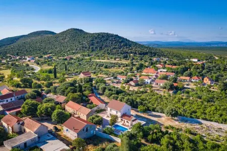 Holiday house Zara, Retraite en villa avec piscine en Dalmatie - Photo 31