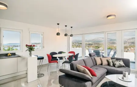 Maison 8 personnes à Podstrana - Photo 1