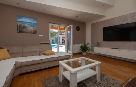 Maison 9 personnes à Vrgorac - Photo 2
