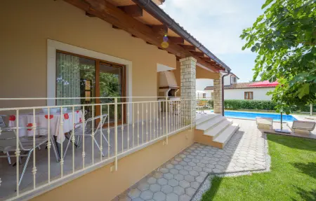 Maison 6 personnes à Tinjan - Photo 10