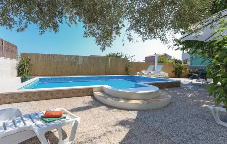 Maison 12 personnes à Kastel Novi - Photo 1
