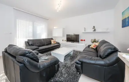 Maison 8 personnes à Razanj - Photo 1