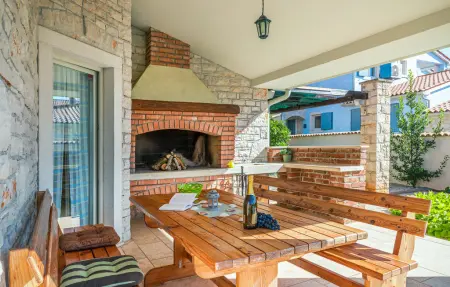 Maison 8 personnes à Golubovo - Photo 1
