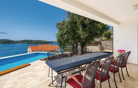 Maison 8 personnes à Supertarska Draga - Photo 1