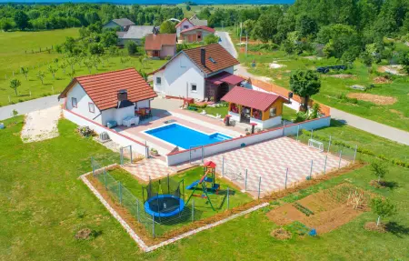 Maison 8 personnes à Gospic - Photo 1