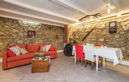 Maison 6 personnes à Jurdani - Photo 4