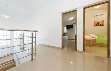 Maison 10 personnes à Brodarica - Photo 26
