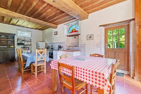 LE MANOIR DE DAMIGNY, Manoir avec jacuzzi en été - Photo 10
