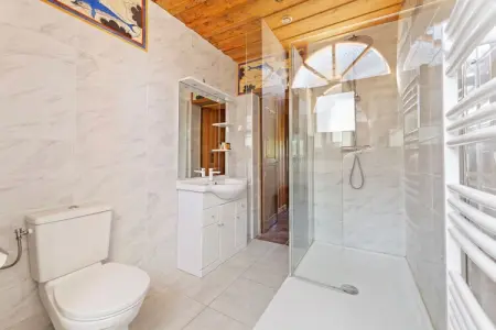 LE MANOIR DE DAMIGNY, Manoir avec jacuzzi en été - Photo 19