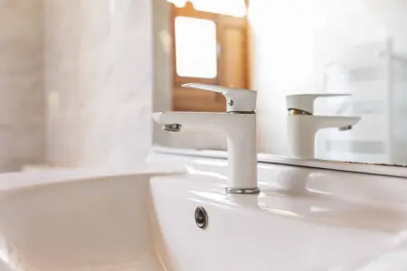 LE MANOIR DE DAMIGNY, Manoir avec jacuzzi en été - Photo 31