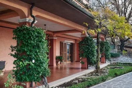 Appartamento in Villa con Giardino e Piscina, Villa à Tagliacozzo avec Piscine et Nature - Photo 5