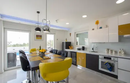 Maison 8 personnes à Zrnovnica - Photo 2