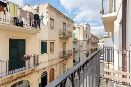 Appartamento in centro a Scicli con balcone, Maison à Scicli près de Palazzo Ribera - Photo 17