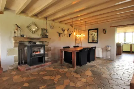 Accourir-Montagne, Maison ancienne avec piscine privée - Photo 8