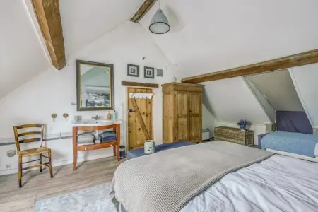Accourir-Montagne, Maison ancienne avec piscine privée - Photo 23