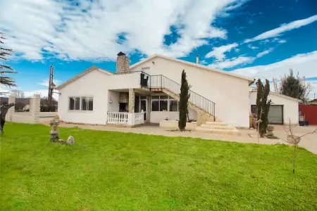 La Casa de Valen, Villa à Villamuriel avec Piscine et Barbecue - Photo 5
