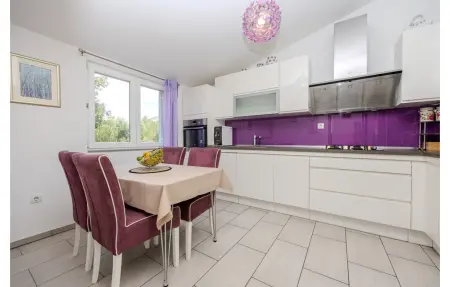 Maison 12 personnes à Kastel Sucurac - Photo 4