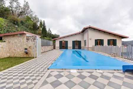 Villa d'Aquino, Villa à San Mango avec Piscine et Jacuzzi - Photo 1