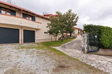 Villa d'Aquino, Villa à San Mango avec Piscine et Jacuzzi - Photo 9