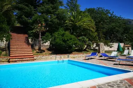 Villa Chiaretta, Villa de Charme à Polizzi Generosa avec Piscine - Photo 24
