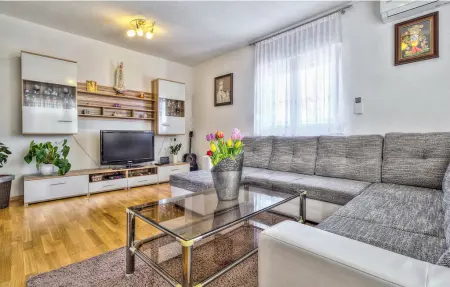 Maison 8 personnes à Kastel - Photo 2
