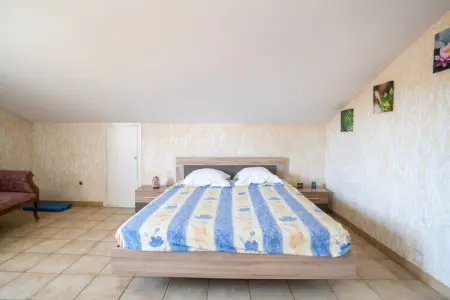 Gite au pied du Mont Ventoux à Bedoin, Jolie maison de vacances avec jardin et jacuzzi - Photo 9