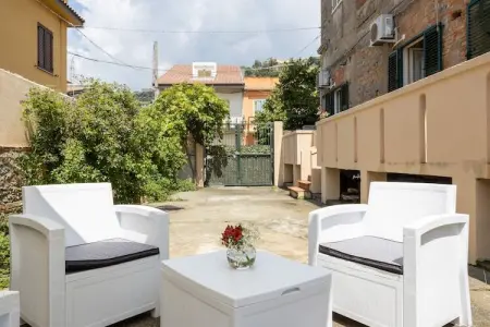 La Casa di Nina, Maison de vacances typique à Nicotera Marina avec jardin - Photo 2