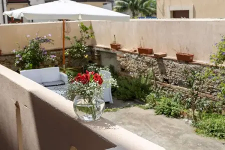 La Casa di Nina, Maison de vacances typique à Nicotera Marina avec jardin - Photo 4