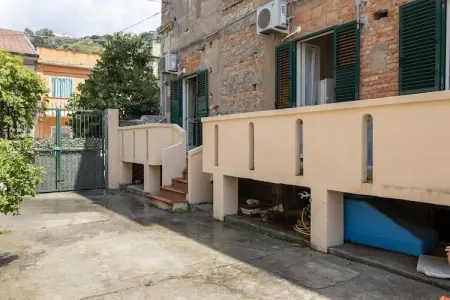 La Casa di Nina, Maison de vacances typique à Nicotera Marina avec jardin - Photo 6