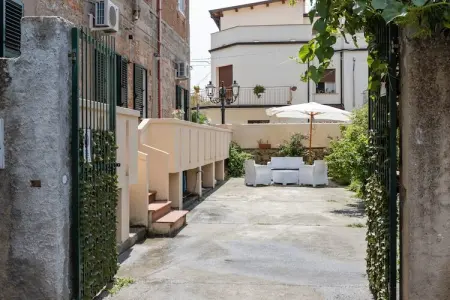 La Casa di Nina, Maison de vacances typique à Nicotera Marina avec jardin - Photo 7