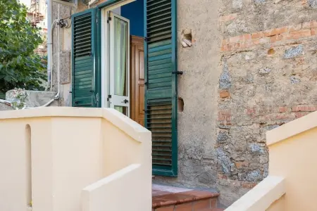 La Casa di Nina, Maison de vacances typique à Nicotera Marina avec jardin - Photo 8