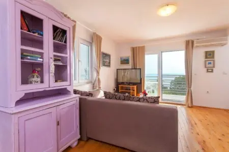 Villa Ljubini Dvori, Villa à Tučepi avec Piscine près de Plage - Photo 3