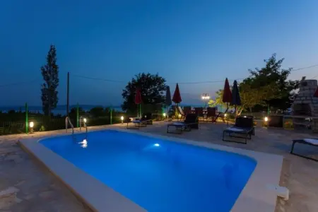 Villa Ljubini Dvori, Villa à Tučepi avec Piscine près de Plage - Photo 6