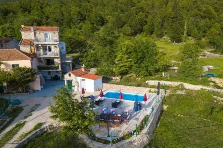 Villa Ljubini Dvori, Villa à Tučepi avec Piscine près de Plage - Photo 33