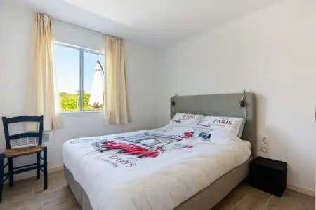 Le Chat Maison 120, Bungalow urbain à Écuras avec piscine - Photo 11