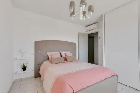 MAISON PISCINE AU CALME A PINET, Villa Escape Près de l'Étang de Thau - Photo 16