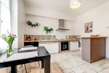 La Maison Arborée de Châtellerault, Belle maison avec grand jardin - Photo 4