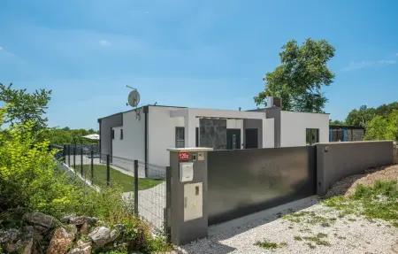 Maison 6 personnes à Tinjan - Photo 20