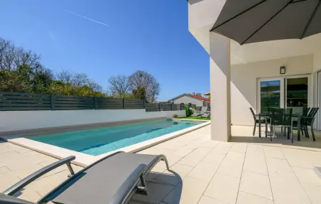 Maison 6 personnes à Peroj - Photo 1