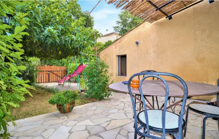 Maison 6 personnes à Saint Victor la Coste - Photo 1