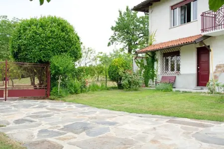 Casale Adriano Country House combo, Retraite rustique au village de Moncucco - Photo 6